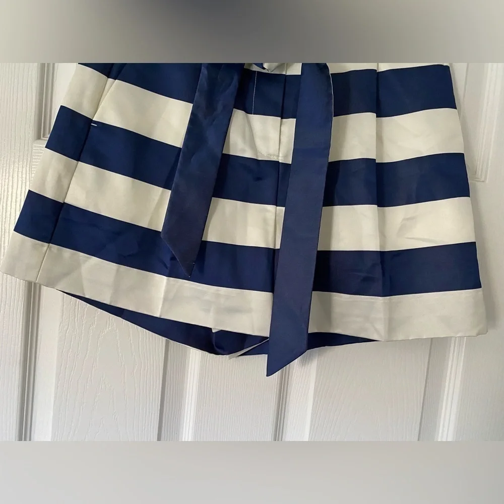 J. Crew White &‎ Navy Satin Shorts Size 2